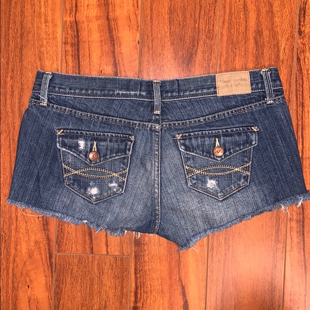 ABERCROMBIE & FITCH DENIM SHORTS SIZE 0